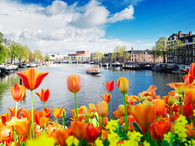 Holland csatornahajós nyaralás